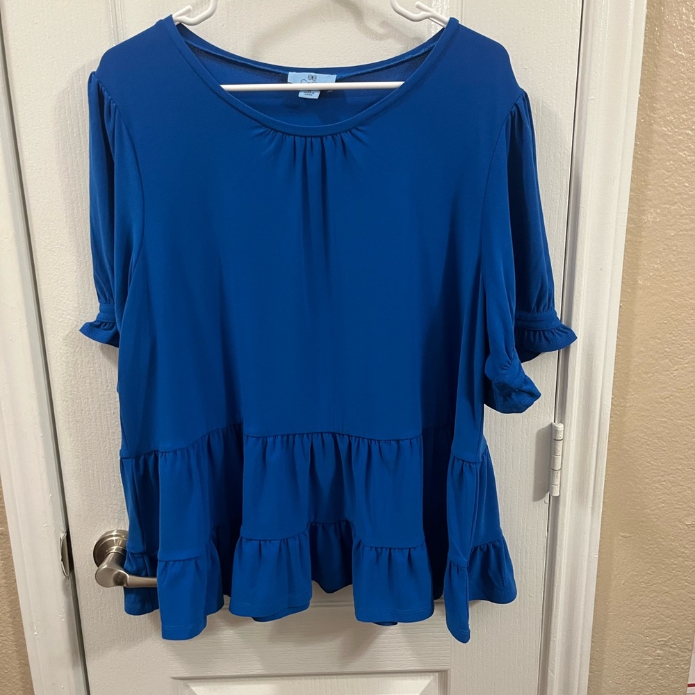 CeCe Tiered Swing Top XL